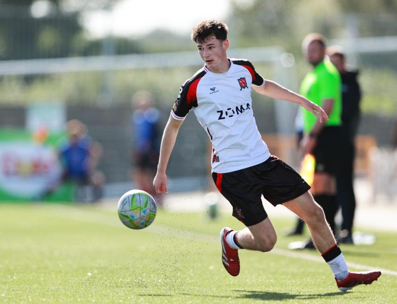 Signing new Dundalk contract "A special feeling" for Tracey