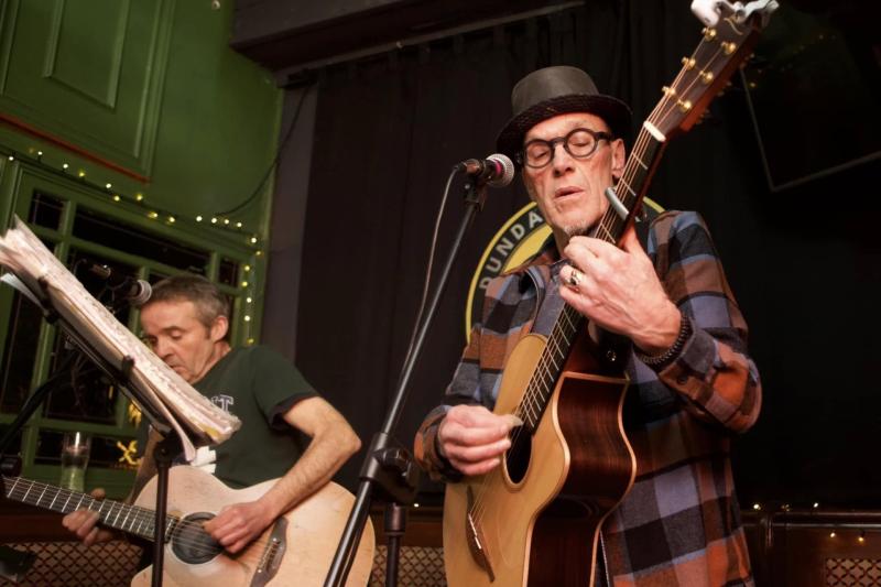 Live music at Fireside Sessions in Dundalk's Toales