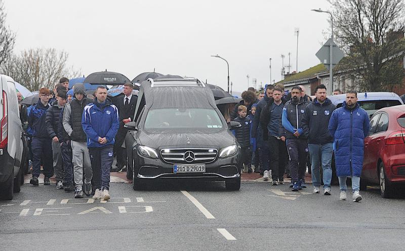 Ciar&aacute;n &ldquo;Skinny&rdquo; Bond laid to rest following his funeral in Dundalk
