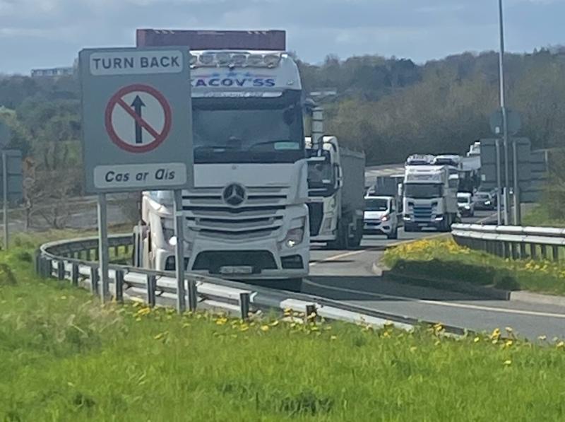 Traffic disruption on the M1 in Dundalk continues this morning