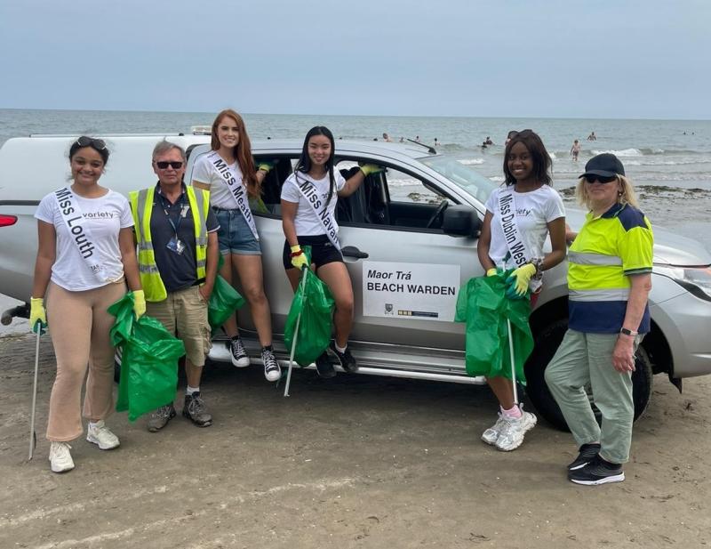 Miss Louth gets busy at the Miss Ireland 2022 nationwide beach and waterways clean-up