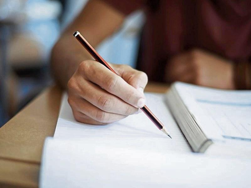 Louth students urged to apply for increased student grants
