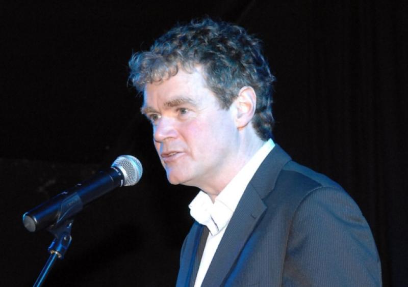 Dearey to run
for European
parliament 