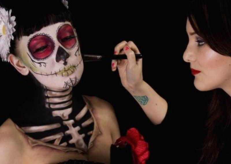 Local makeup artist selected as 
finalist in Makeup Artistry Awards 