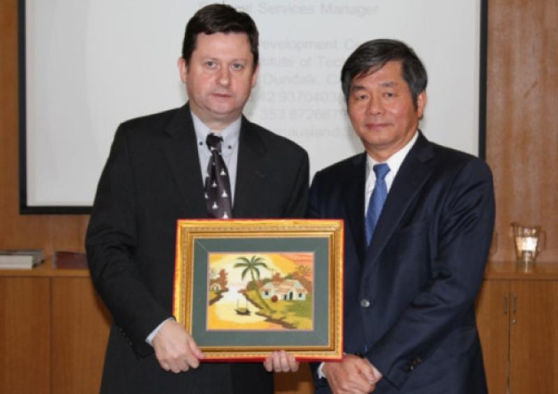 Politician tours campus in only 3rd level visit 