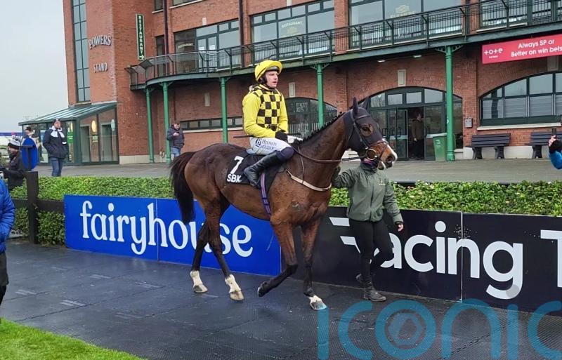 Uncle Phil caps off Willie Mullins treble at Fairyhouse