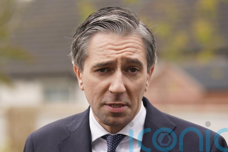 Taoiseach accuses Sinn Fein of ‘hypocrisy’ over opposition to phone pouch scheme