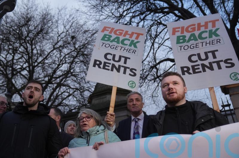 Opposition parties protest against Residential Tenancies Bill as Dail debates