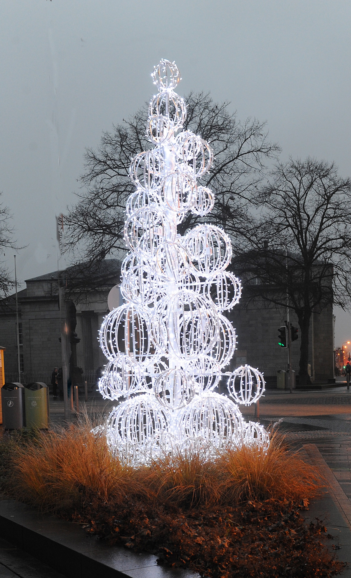 Christmas tree lights up The Square Louth Live